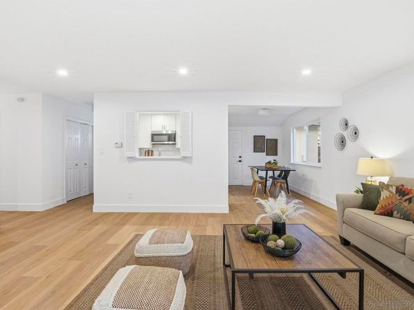 6272 S Lake Ct, San Diego CA 92119