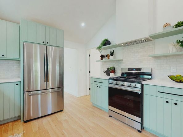 2214 Oak Glen Place, Los Angeles CA 90039