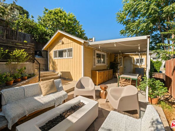 2214 Oak Glen Place, Los Angeles CA 90039