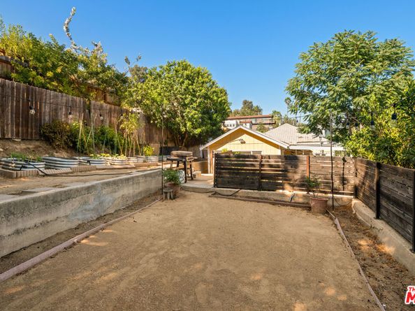 2214 Oak Glen Place, Los Angeles CA 90039