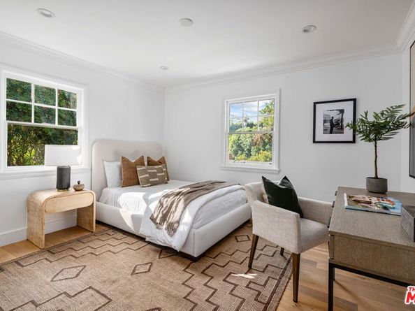 179 Barlock Avenue, Los Angeles CA 90049