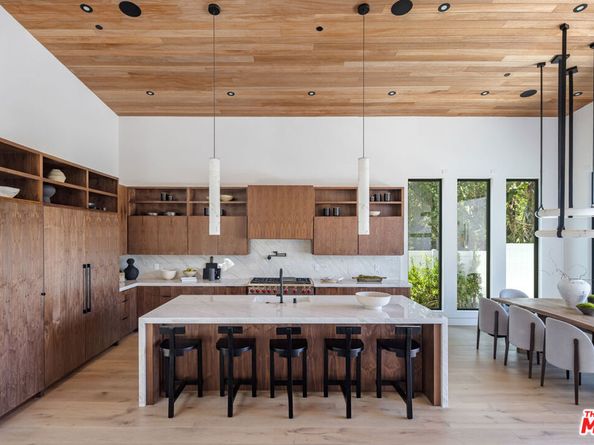 9715 Arby Drive, Beverly Hills CA 90210