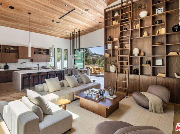 9715 Arby Drive, Beverly Hills CA 90210