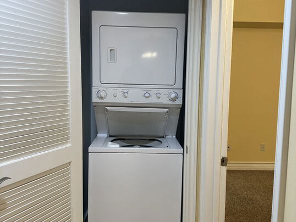 122 N Clark Drive 105, West Hollywood CA 90048