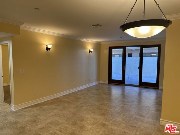 122 N Clark Drive 105, West Hollywood CA 90048