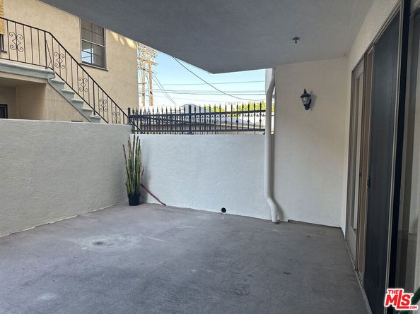 122 N Clark Drive 105, West Hollywood CA 90048