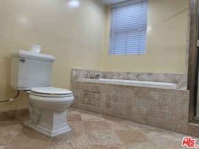 122 N Clark Drive 105, West Hollywood CA 90048