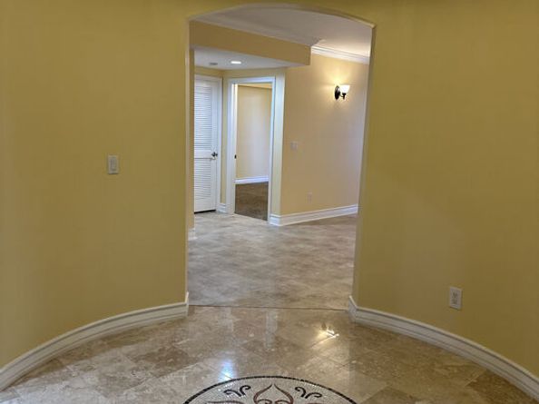 122 N Clark Drive 105, West Hollywood CA 90048