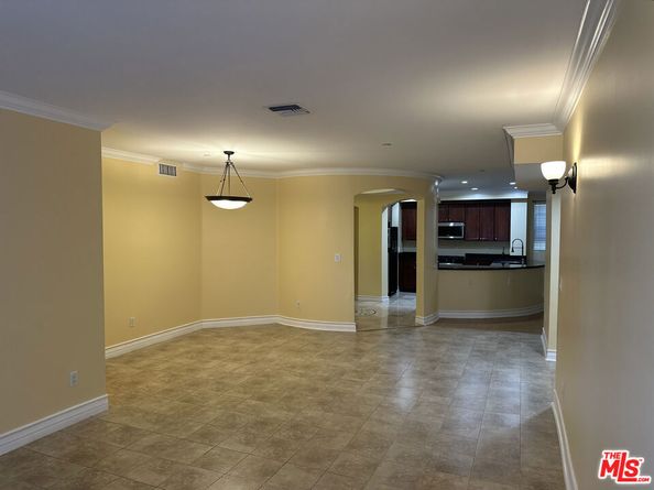 122 N Clark Drive 105, West Hollywood CA 90048