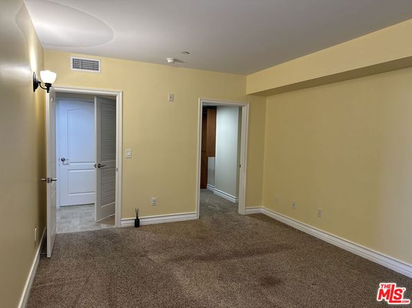 122 N Clark Drive 105, West Hollywood CA 90048