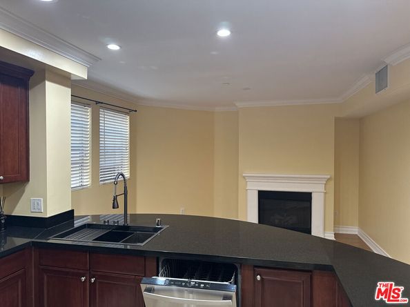 122 N Clark Drive 105, West Hollywood CA 90048