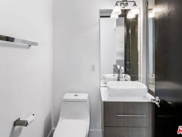 6696 Lakeridge Road, Los Angeles CA 90068