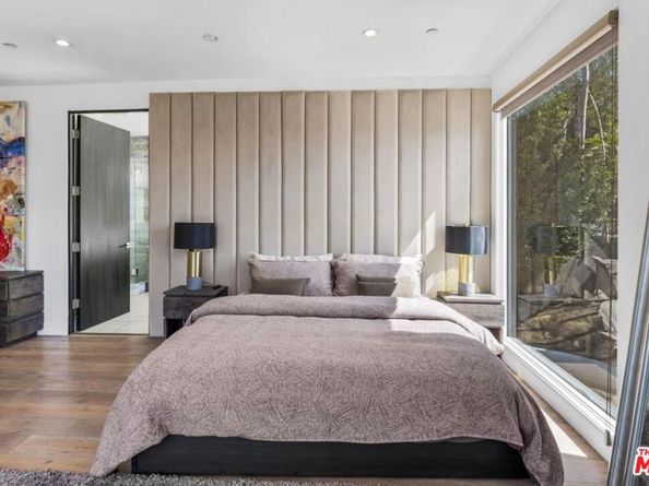 6696 Lakeridge Road, Los Angeles CA 90068