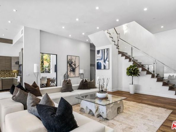 6696 Lakeridge Road, Los Angeles CA 90068