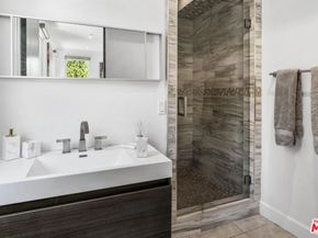 6696 Lakeridge Road, Los Angeles CA 90068