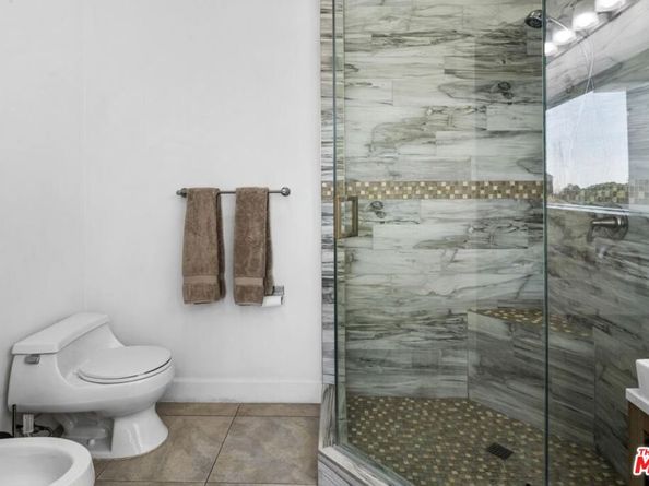 6696 Lakeridge Road, Los Angeles CA 90068