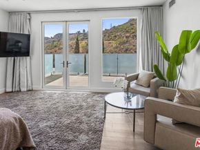 6696 Lakeridge Road, Los Angeles CA 90068