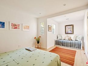 825 Coeur D Alene Avenue, Venice CA 90291