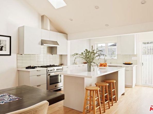 825 Coeur D Alene Avenue, Venice CA 90291