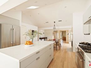 825 Coeur D Alene Avenue, Venice CA 90291