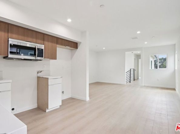 1673 E 111th Street, Los Angeles CA 90059