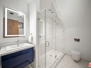 212 Bay Street 103, Santa Monica CA 90405