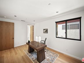 212 Bay Street 103, Santa Monica CA 90405