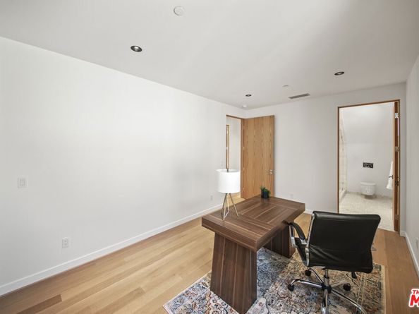 212 Bay Street 103, Santa Monica CA 90405