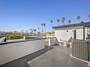 212 Bay Street 103, Santa Monica CA 90405
