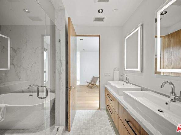 212 Bay Street 103, Santa Monica CA 90405