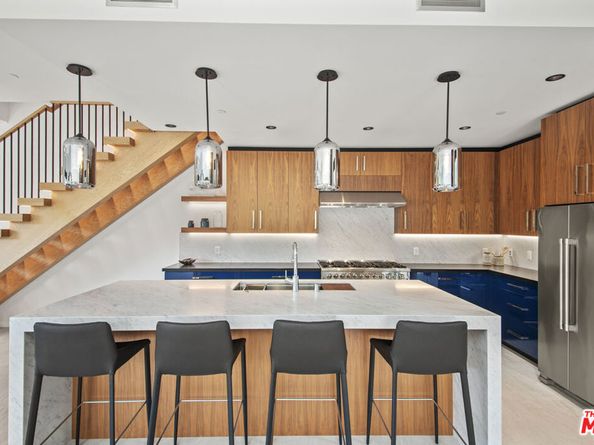 212 Bay Street 103, Santa Monica CA 90405