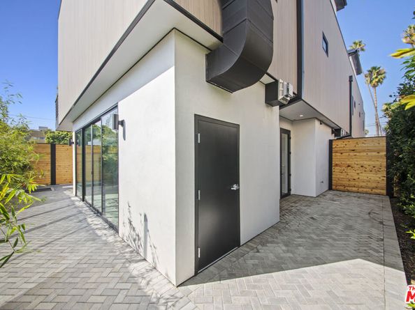 212 Bay Street 103, Santa Monica CA 90405