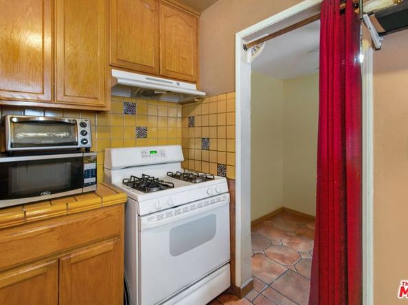 4713 Clinton Street, Los Angeles CA 90004