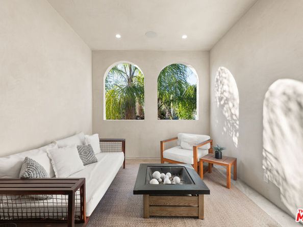 11746 La Maida Street, Valley Village CA 91607