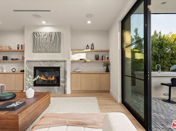 11746 La Maida Street, Valley Village CA 91607