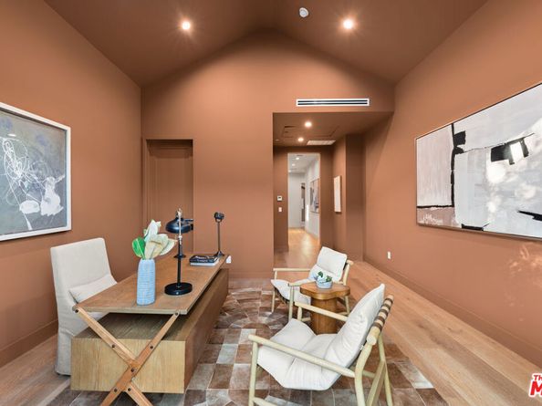 11746 La Maida Street, Valley Village CA 91607