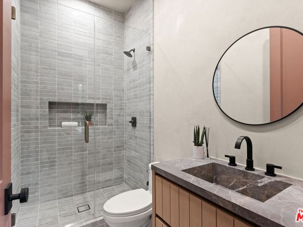 11746 La Maida Street, Valley Village CA 91607