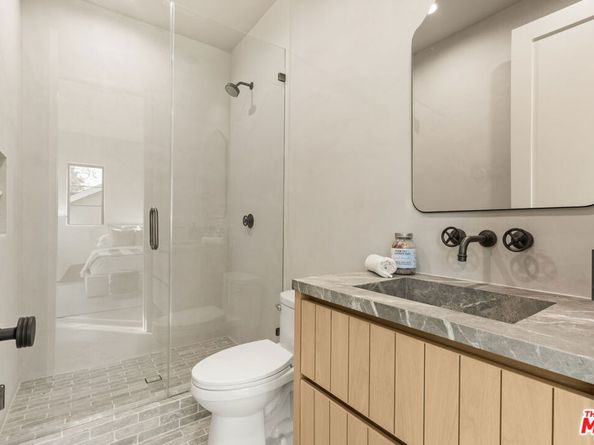 11746 La Maida Street, Valley Village CA 91607