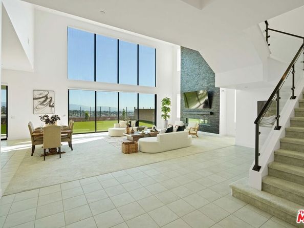 11818 N Hillsborough Lane, Porter Ranch CA 91326