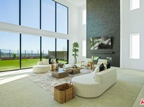 11818 N Hillsborough Lane, Porter Ranch CA 91326