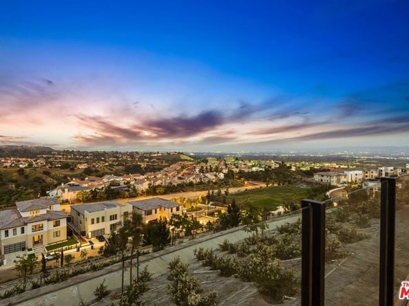 11818 N Hillsborough Lane, Porter Ranch CA 91326