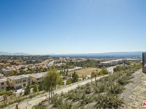 11818 N Hillsborough Lane, Porter Ranch CA 91326