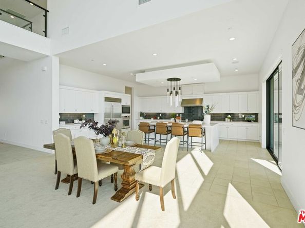 11818 N Hillsborough Lane, Porter Ranch CA 91326