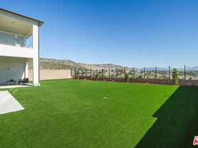 11818 N Hillsborough Lane, Porter Ranch CA 91326