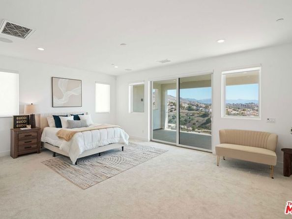 11818 N Hillsborough Lane, Porter Ranch CA 91326