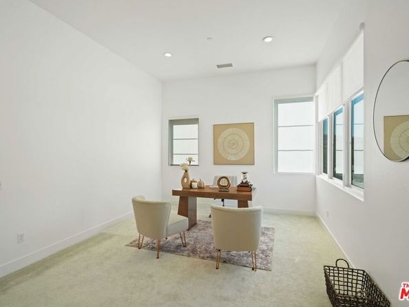 11818 N Hillsborough Lane, Porter Ranch CA 91326