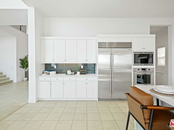 11818 N Hillsborough Lane, Porter Ranch CA 91326