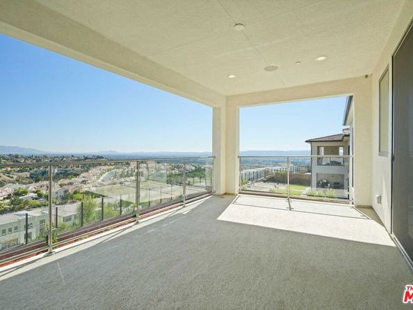 11818 N Hillsborough Lane, Porter Ranch CA 91326