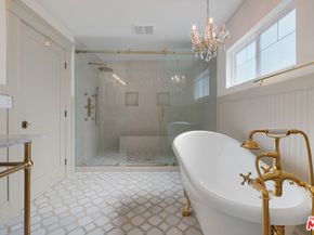 2180 W 31st Street, Los Angeles CA 90018