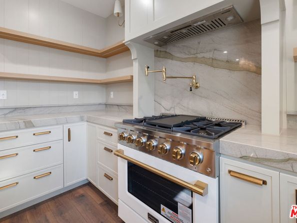 2180 W 31st Street, Los Angeles CA 90018